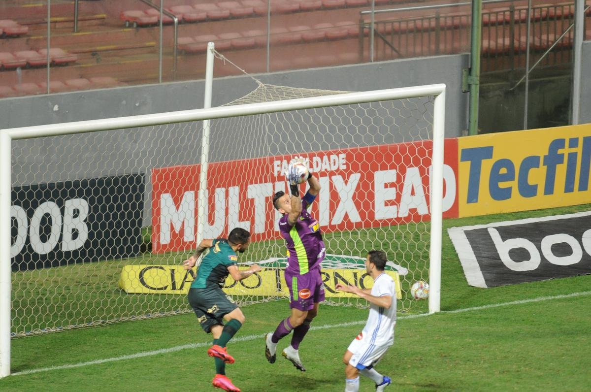 Fotos do jogo entre Amrica e Cruzeiro, no Independncia, em Belo Horizonte, pela 25 rodada da Srie B do Brasileiro