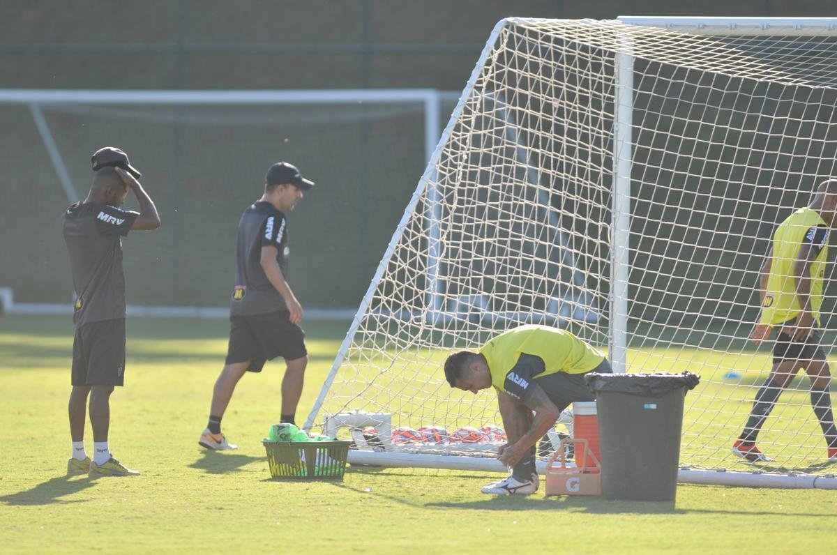 Veja fotos do treino do Atltico