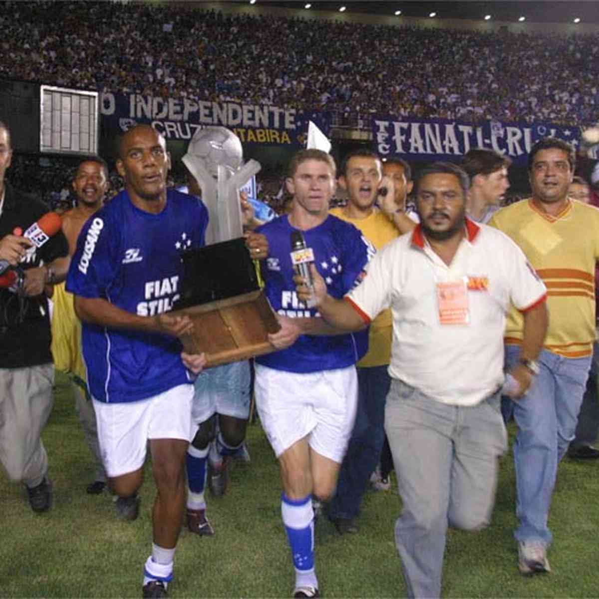 Cruzeiro 100 anos: Tríplice Coroa, títulos nacionais e queda à Série B -  Superesportes