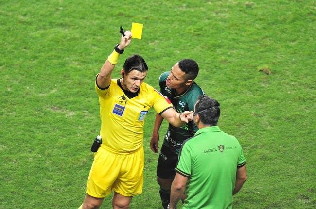 Fotos do jogo entre Amrica e So Paulo, no Independncia, em BH, pela ltima rodada do Campeonato Brasileiro de 2021