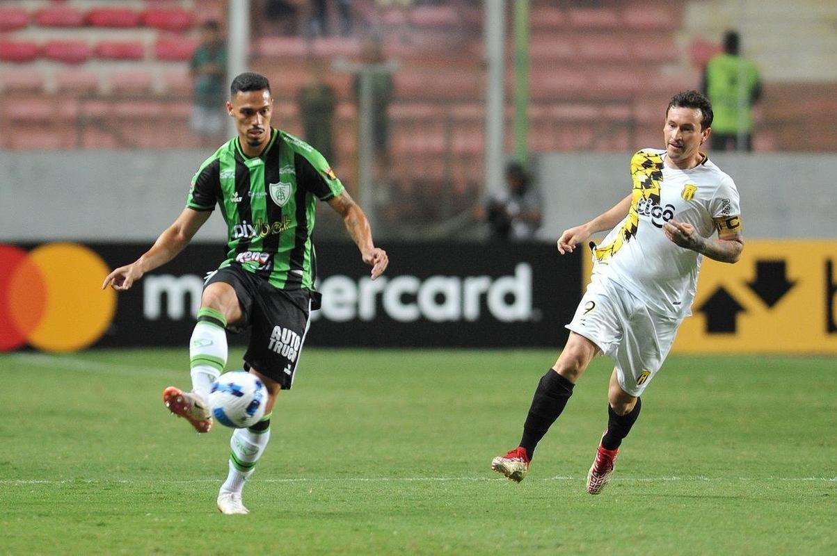 Fotos do jogo entre Amrica e Guaran do Paraguai, no Independncia, em BH, pela segunda fase da Copa Libertadores