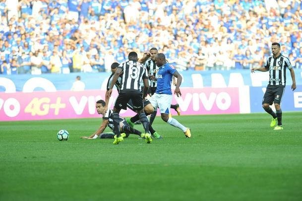 Imagens do jogo entre Cruzeiro e Botafogo, pela 19 rodada do Brasileiro, no Mineiro