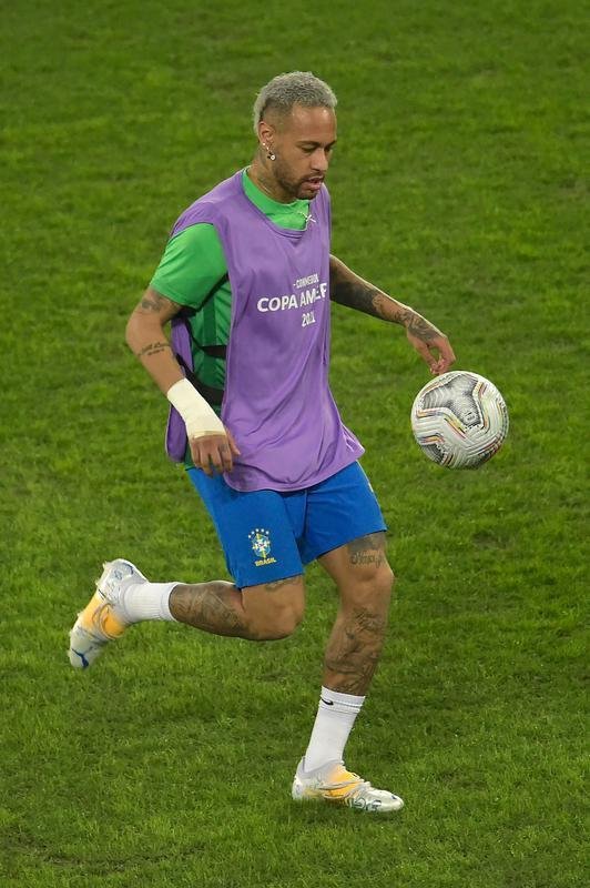 Brasil e Peru se enfrentaram no Estdio Nilton Santos, pelas semifinais da Copa Amrica 