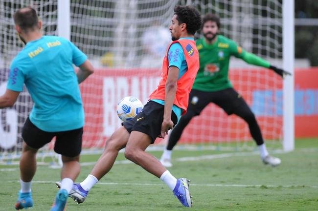 Sele��o Brasileira realizou treinamento na tarde deste s�bado (29/1) na Toca da Raposa II