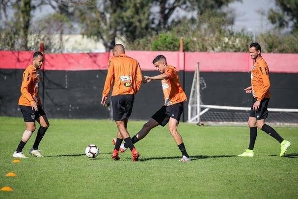 Nesta quarta-feira, Atlético treinou no centro de treinamento do Newell's Old Boys, em Rosário, visando à partida de ida da semifinal da Copa Sul-Americana, diante do Colón. O duelo será nesta quinta-feira, às 21h30, em Santa Fé, na Argentina.