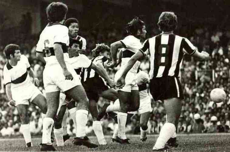 1972 : 6 jogos, 0 vitria, 5 empates, 1 derrota, 5 gols marcados e 6 gols sofridos