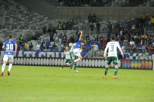 Cruzeiro e Palmeiras mediram foras, no Mineiro, pela oitava rodada do Campeonato Brasileiro