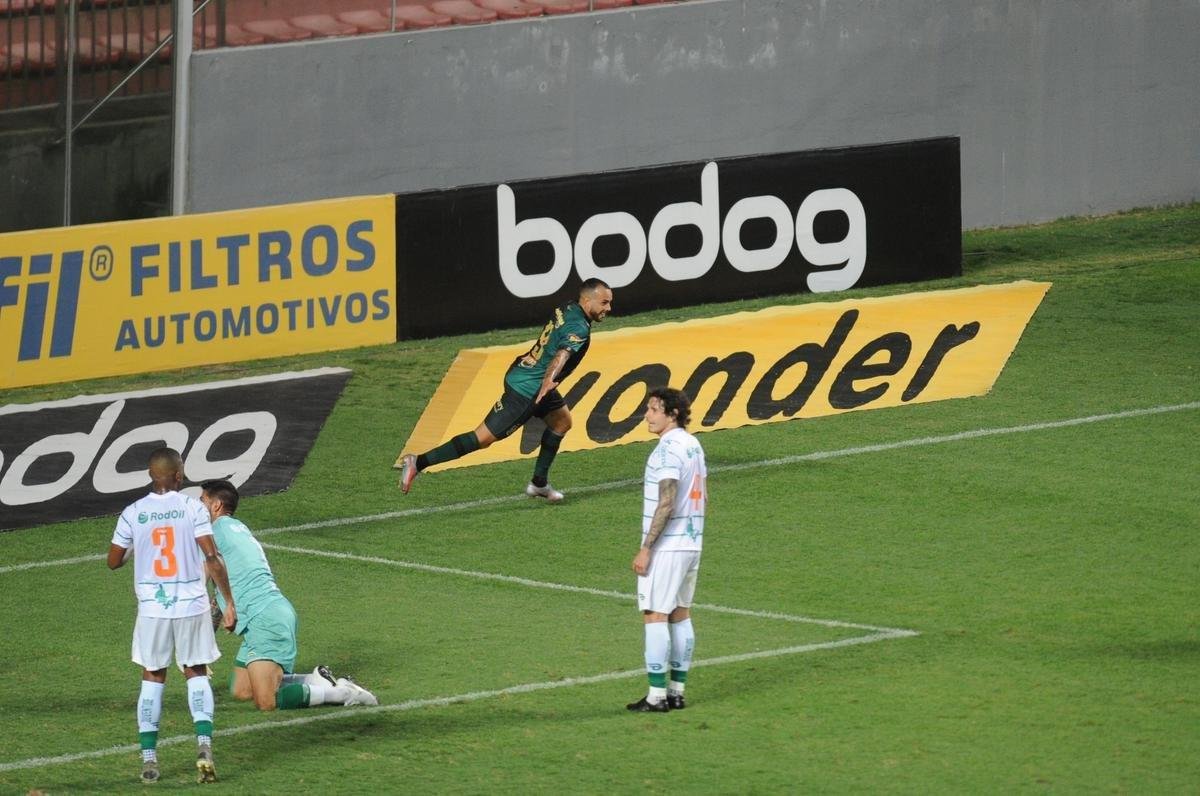 Fotos do jogo entre Amrica e Juventude, no Independncia, pela Srie B