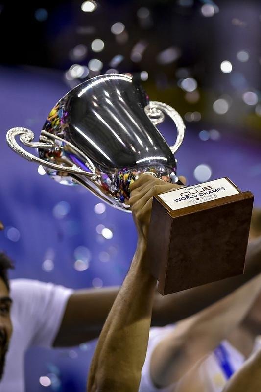 Fotos da festa do Cruzeiro com a vitria sobre o Civitanova e a conquista do tetracampeonato mundial de vlei, em Betim