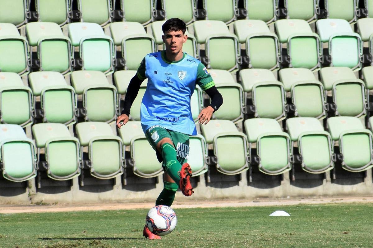 O lateral-direito Thalys foi emprestado ao ABC-RN at o fim desta temporada de 2022. O jogador tem contrato com o Amrica at dezembro de 2023