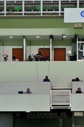 Rdio Inconfidncia inova e lana jornalista Isabelly Morais, de 20 anos, como narradora esportiva. Nesta tera, ele estreou transmitindo a partida entre Amrica e ABC-RN, no Independncia, pela Srie B do Brasileiro.