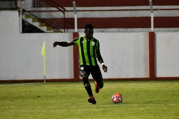 América virou diante do Tombense no fim e conquistou primeira vitória como visitante no Mineiro