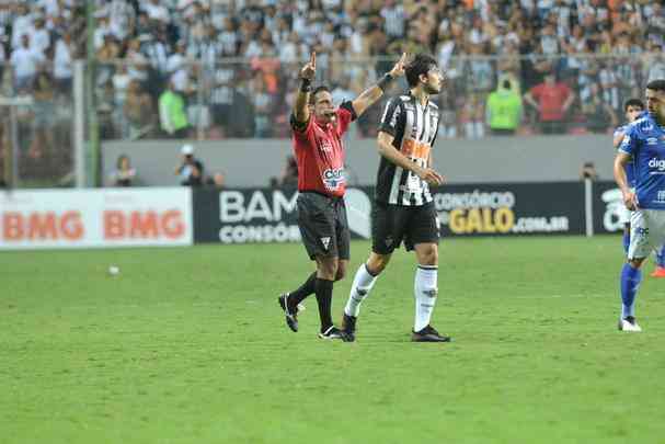 Fred marca de pnalti, empata clssico e d ttulo mineiro ao Cruzeiro no Independncia