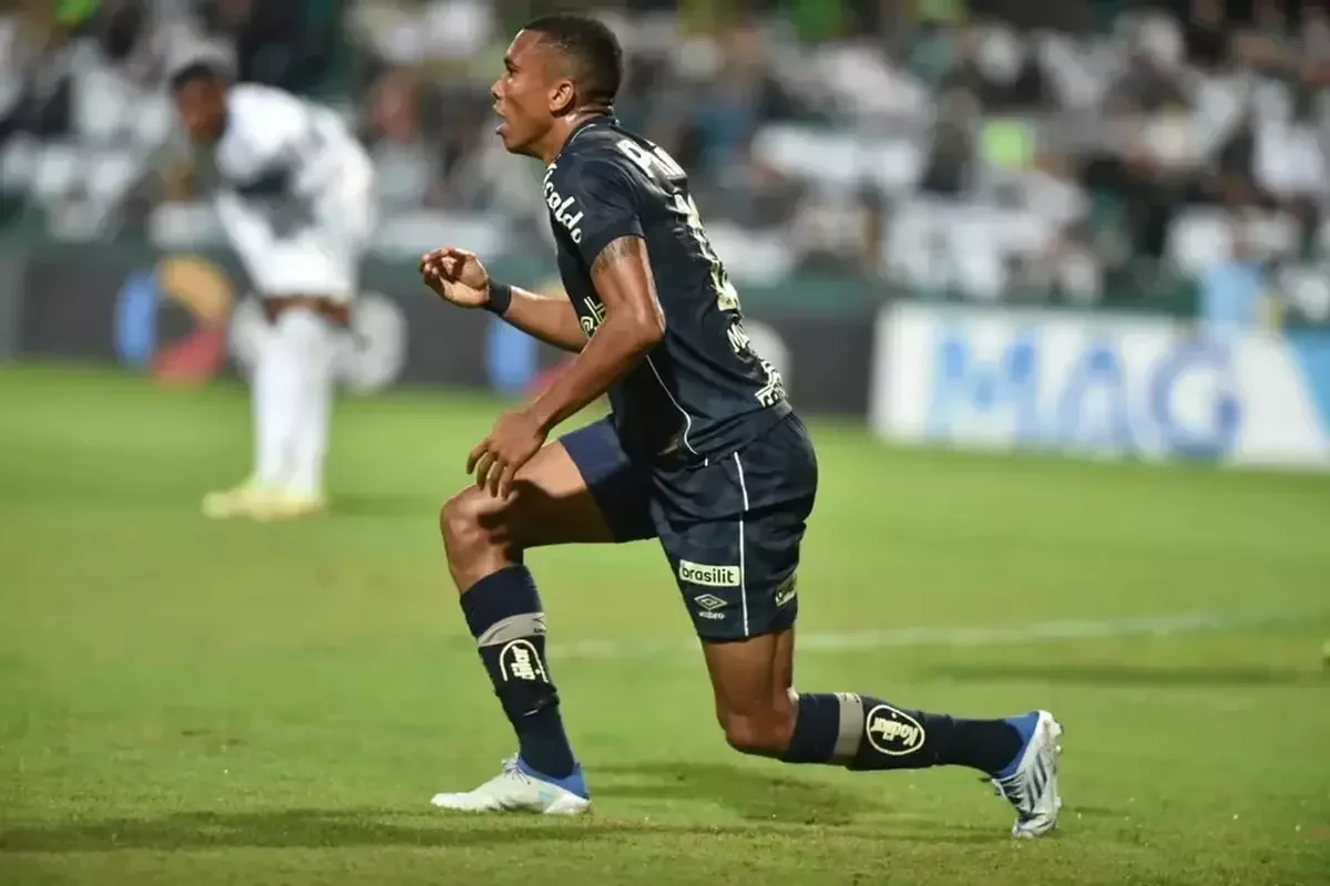 Madson - 30 anos - lateral-direito do Santos
