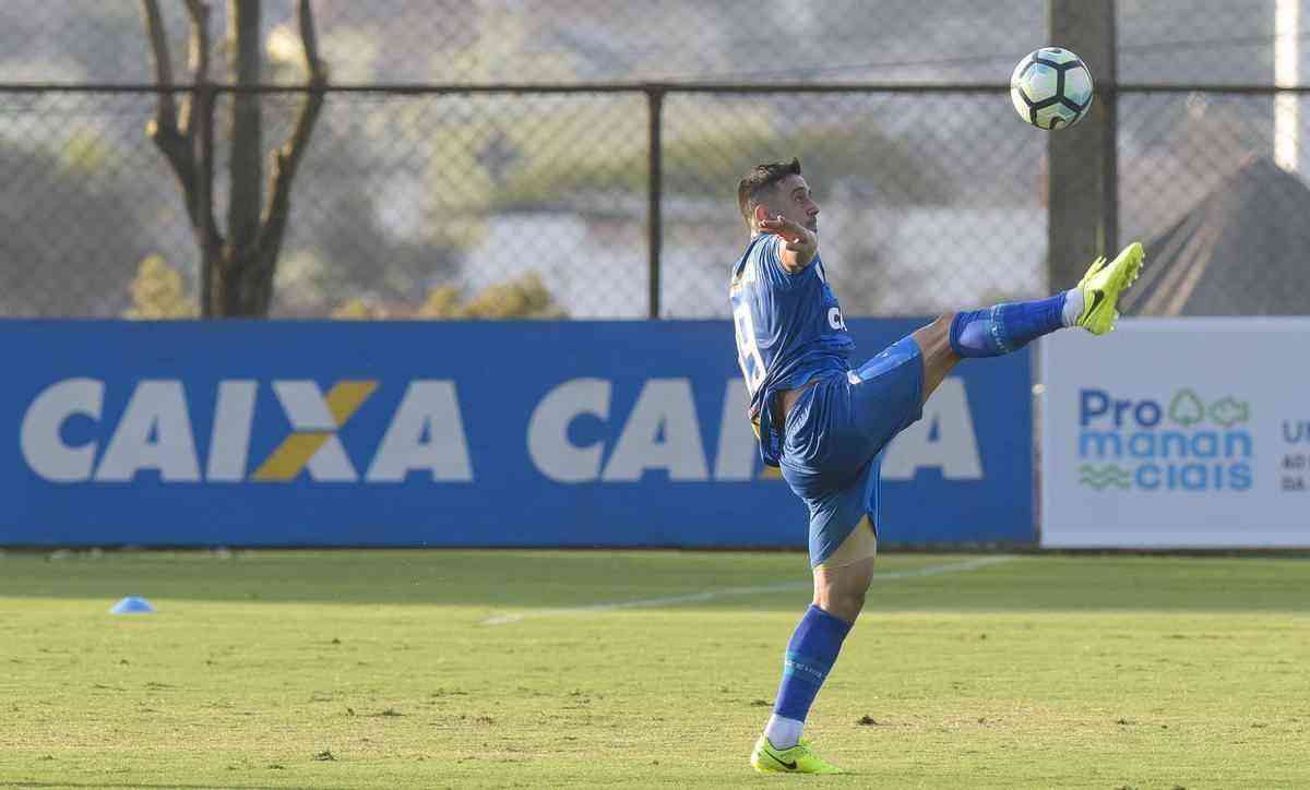 Cruzeiro realizou atividade em dois perodos nesta quarta-feira, na Toca da Raposa II