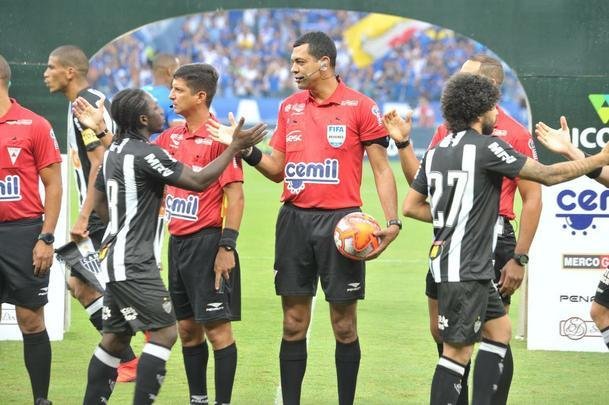 Fotos do primeiro clssico da final do Mineiro, entre Cruzeiro e Atltico, no Mineiro