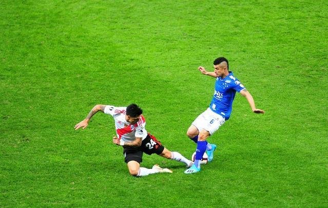 Fotos do primeiro tempo do duelo entre Cruzeiro e River Plate, no Mineiro, pela Copa Libertadores 2019