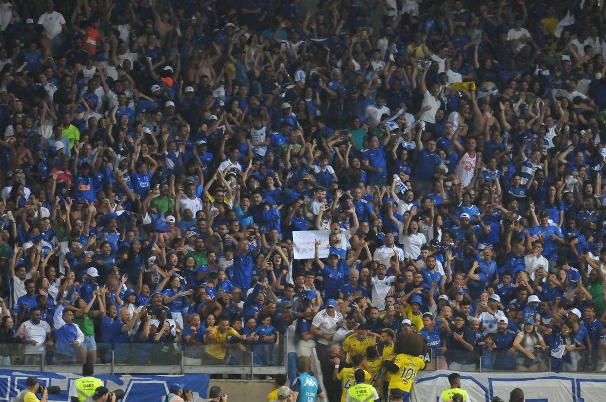 As melhores fotos do jogo entre Cruzeiro e Operrio-PR, no Mineiro, em Belo Horizonte, pela 29 rodada da Srie B do Brasileiro