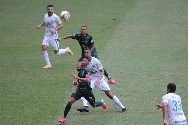 Imagens do jogo entre Amrica e Chapecoense, no Independncia, pela Srie B