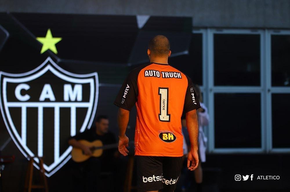 Novos uniformes de goleiro do Atltico