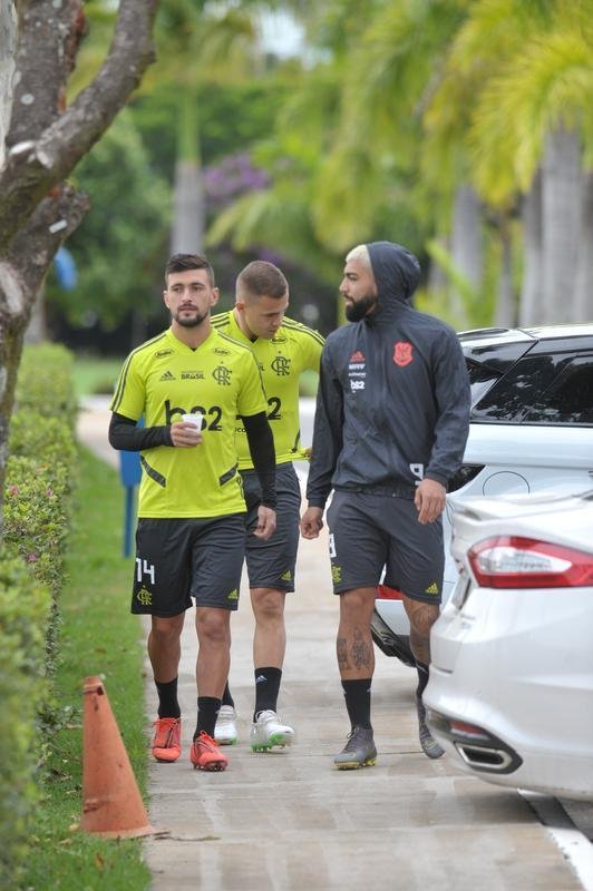 Para treino do Flamengo, Arrascaeta retornou  Toca da Raposa II pela primeira vez aps deixar o Cruzeiro