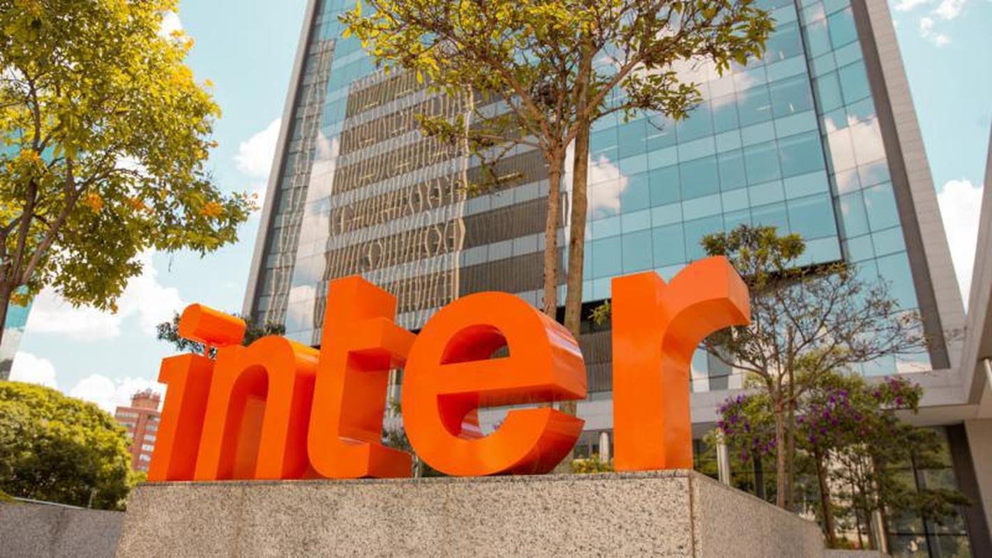 Banco Inter - R$ 4,7 milhes, em 2021, para R$ 59,3 milhes, em 2022