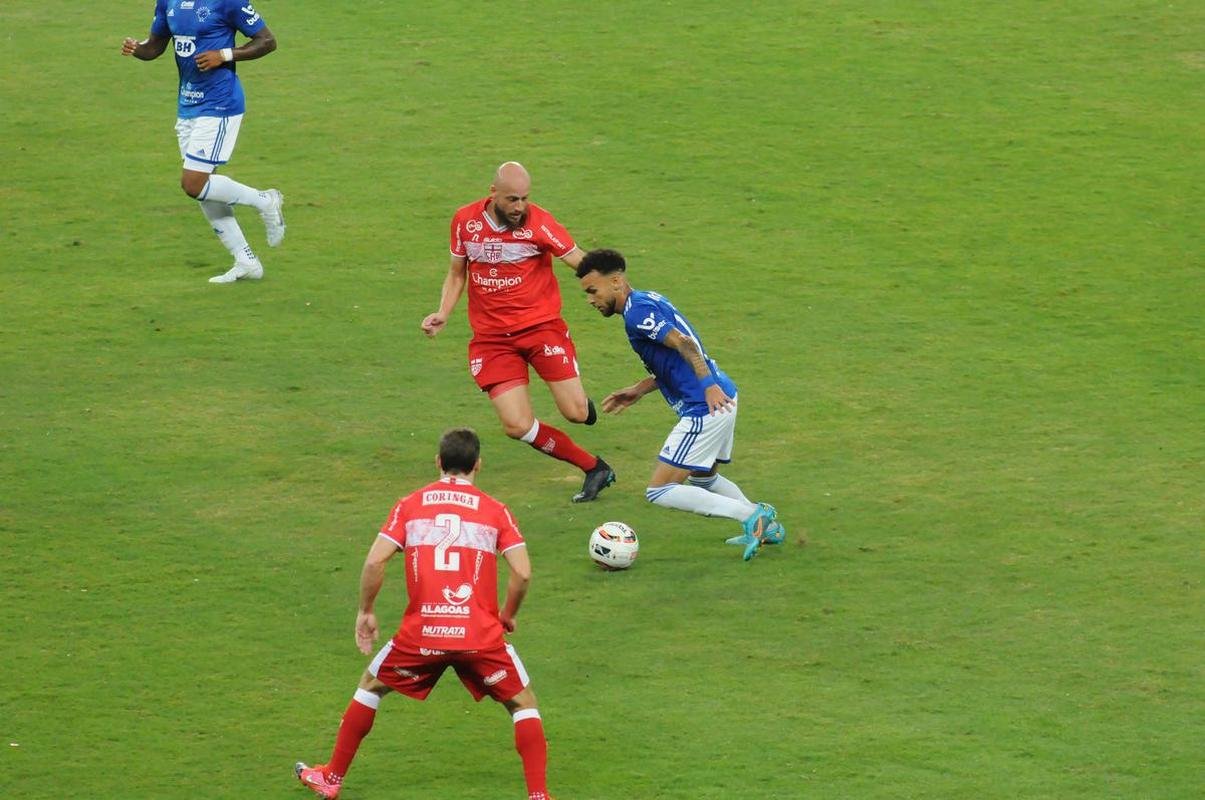 Fotos do jogo entre Cruzeiro e CRB, no Mineiro, em Belo Horizonte, pela 11 rodada da Srie B do Brasileiro