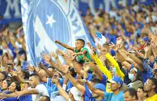 Fotos da torcida do Cruzeiro na semifinal contra o Athletic