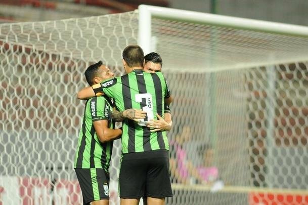 Fotos de Amrica x Tupynambs, no Independncia, pela nona rodada do Campeonato Mineiro