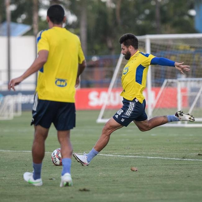 Fotos do treino do Cruzeiro nesta quinta-feira (6/5), na Toca da Raposa II