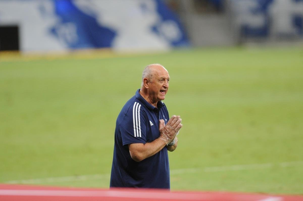 Jogo entre Cruzeiro e Figueirense, no Mineiro, em Belo Horizonte, pela 22 rodada da Srie B do Campeonato Brasileiro