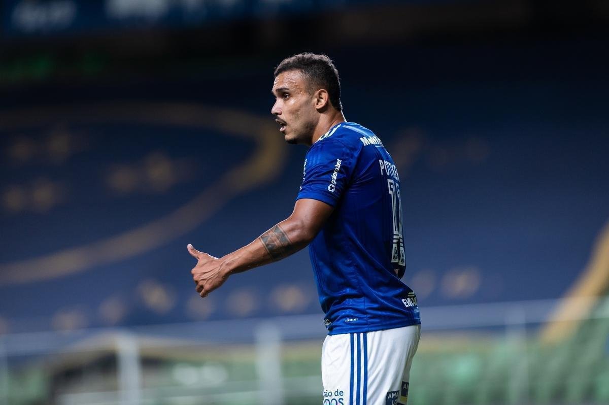 William Pottker - acertou com o Cruzeiro como parte do pagamento do Internacional pela compra dos direitos econmicos do meia Maurcio. Em 14 jogos na Srie B, marcou trs gols e deu duas assistncias. Ao mesmo tempo em que demonstrou ser um ponta-esquerda de muita garra e fora fsica, descontrolou-se ao acumular 13 cartes (10 amarelos e trs vermelhos).