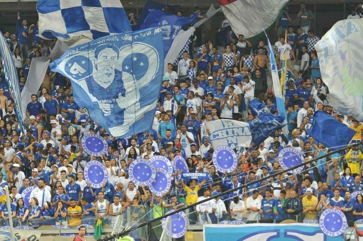 Torcida do Cruzeiro lotou o Mineiro em duelo com o Grmio pela semifinal da Copa do Brasil