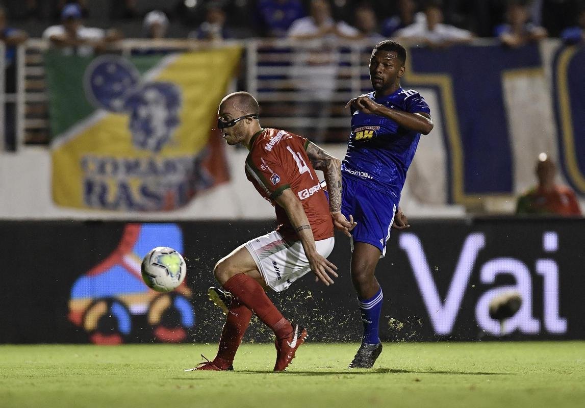 Depois de empatar por 1 a 1 com o Boa, em jogo nico da segunda fase da Copa do Brasil, o Cruzeiro venceu nos pnaltis por 5 a 4 e avanou na competio. Partida foi realizada no Estdio Melo, em Varginha, na Regio Sul de Minas.