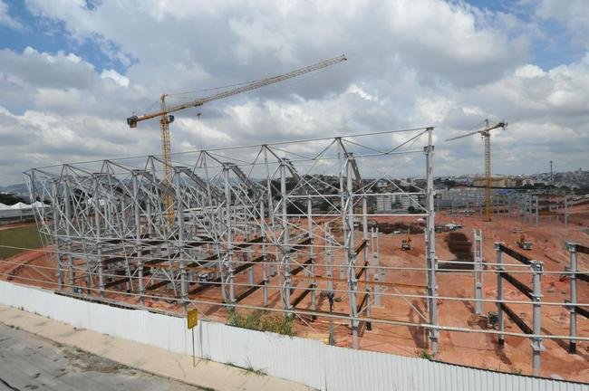 Arena MRV completa um ano de obras neste 20 de abril de 2021. Veja como est� o andamento da constru��o do est�dio do Atl�tico, que tem previs�o de ficar pronto em outubro de 2022. Ser�o 46 mil lugares, 2.333 vagas de estacionamento, 40 bares e 80 camarotes. O empreendimento fica no bairro Calif�rnia, em Belo Horizonte. (Fotos de Gladyston Rodrigues/EM/D. A Press)