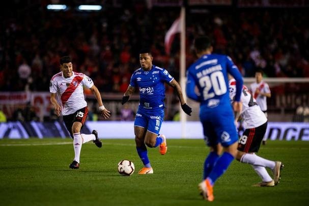 Fotos do segundo tempo do duelo entre River Plate e Cruzeiro, no Monumental de Nez, em Buenos Aires, pela ida das oitavas de final da Copa Libertadores