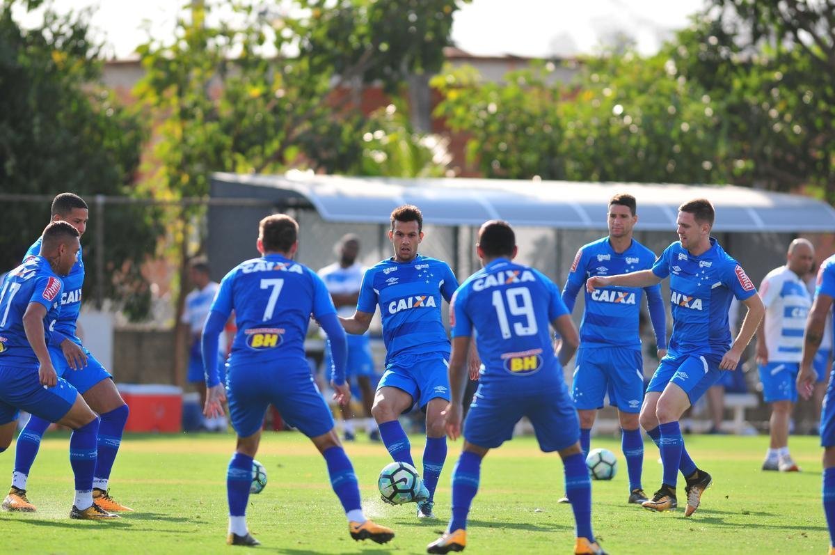 Fotos do ltimo treino do Cruzeiro antes de enfrentar o Grmio (Alexandre Guzanshe/EM D.A Press)