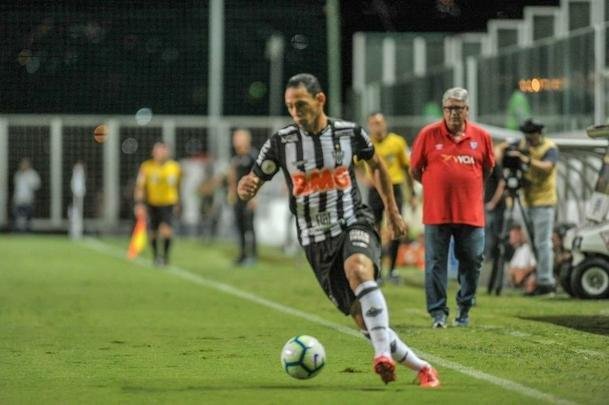 Confira as melhores imagens do duelo no Horto, pela estreia do Brasileiro