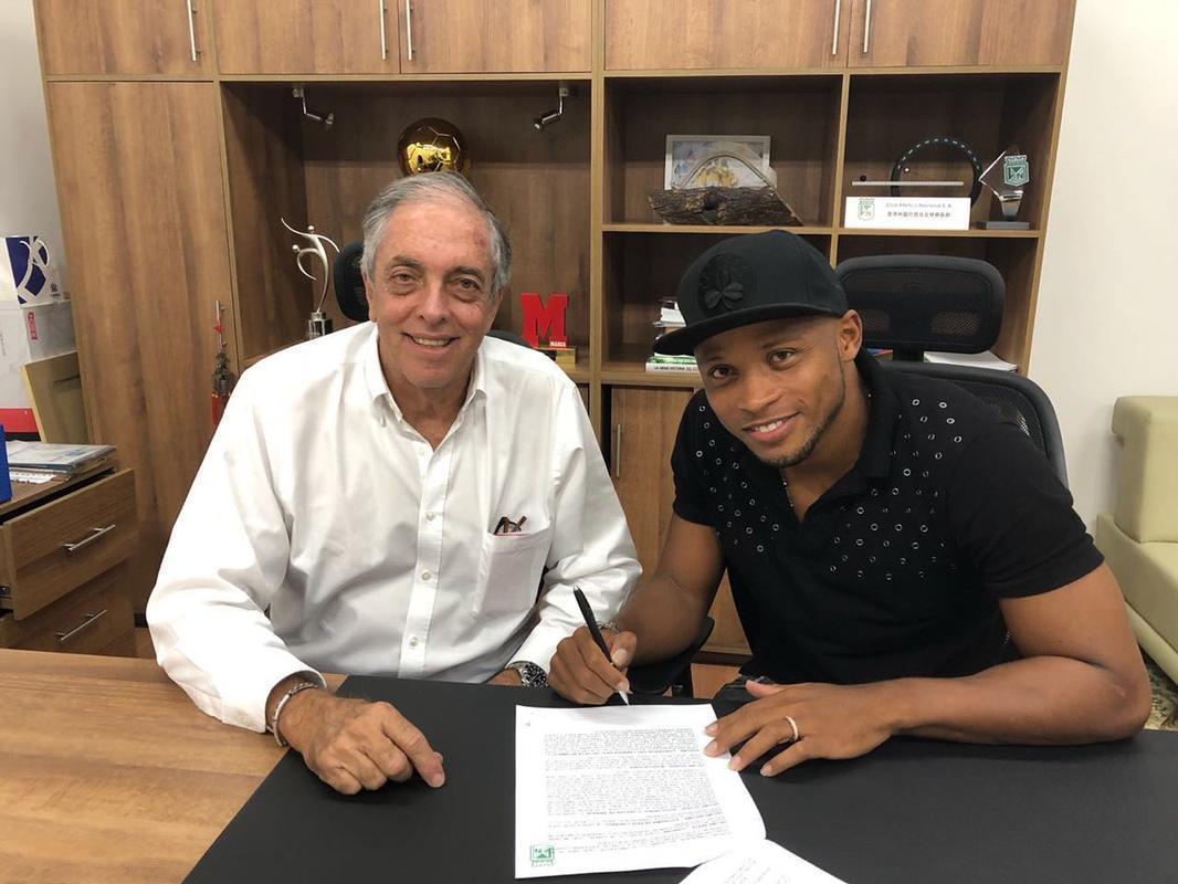 Juan Camilo Ziga: lateral se transferiu do Napoli para o Atltico Nacional