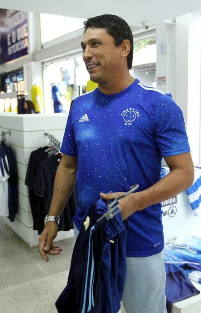 Na manh seguinte ao acesso do Cruzeiro, Belo Horizonte amanheceu 