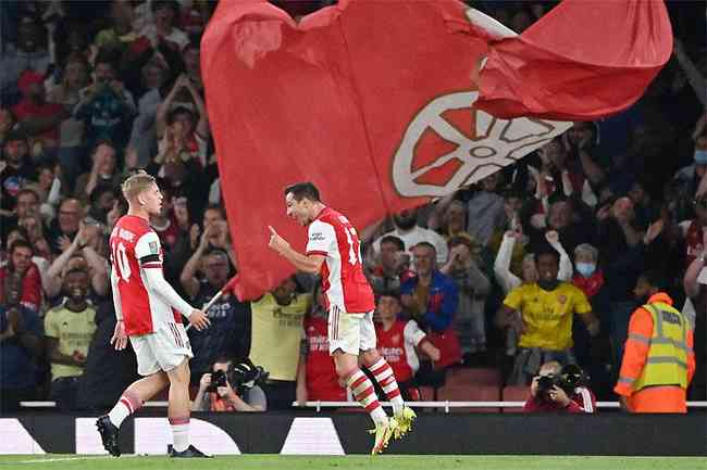 Arsenal se impe diante do Wimbledon no Emirates Stadium e avana na Copa da Liga Inglesa