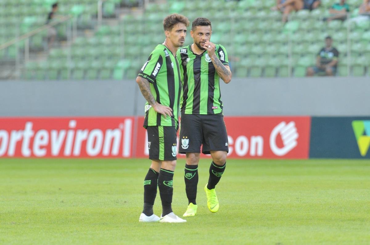 Amrica chegou ao gol no segundo tempo, em chute cruzado de Ademir: 1 a 0