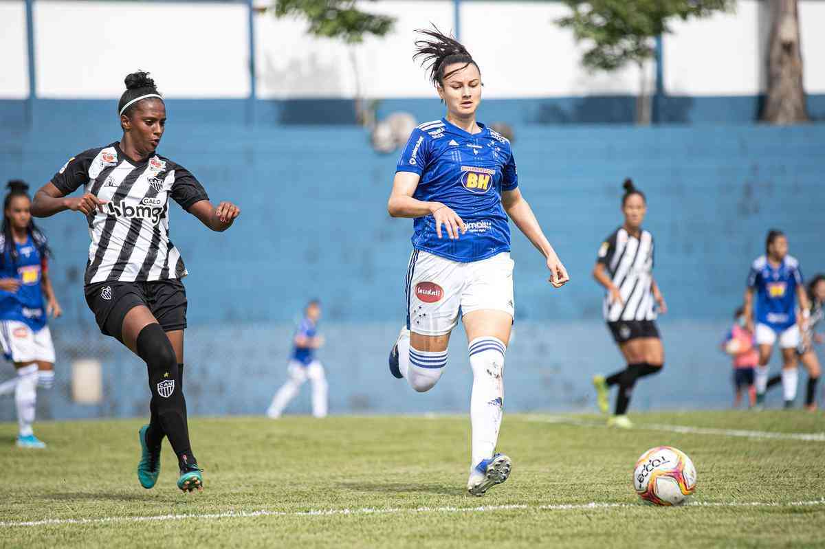 Cruzeiro e Atltico empataram em 0 a 0 nesta tera-feira (8), em partida adiada da 2 rodada do Campeonato Mineiro Feminino. O confronto foi realizado na Toca da Raposa I, em Belo Horizonte, e decretou a classificao do Galo para a grande deciso.