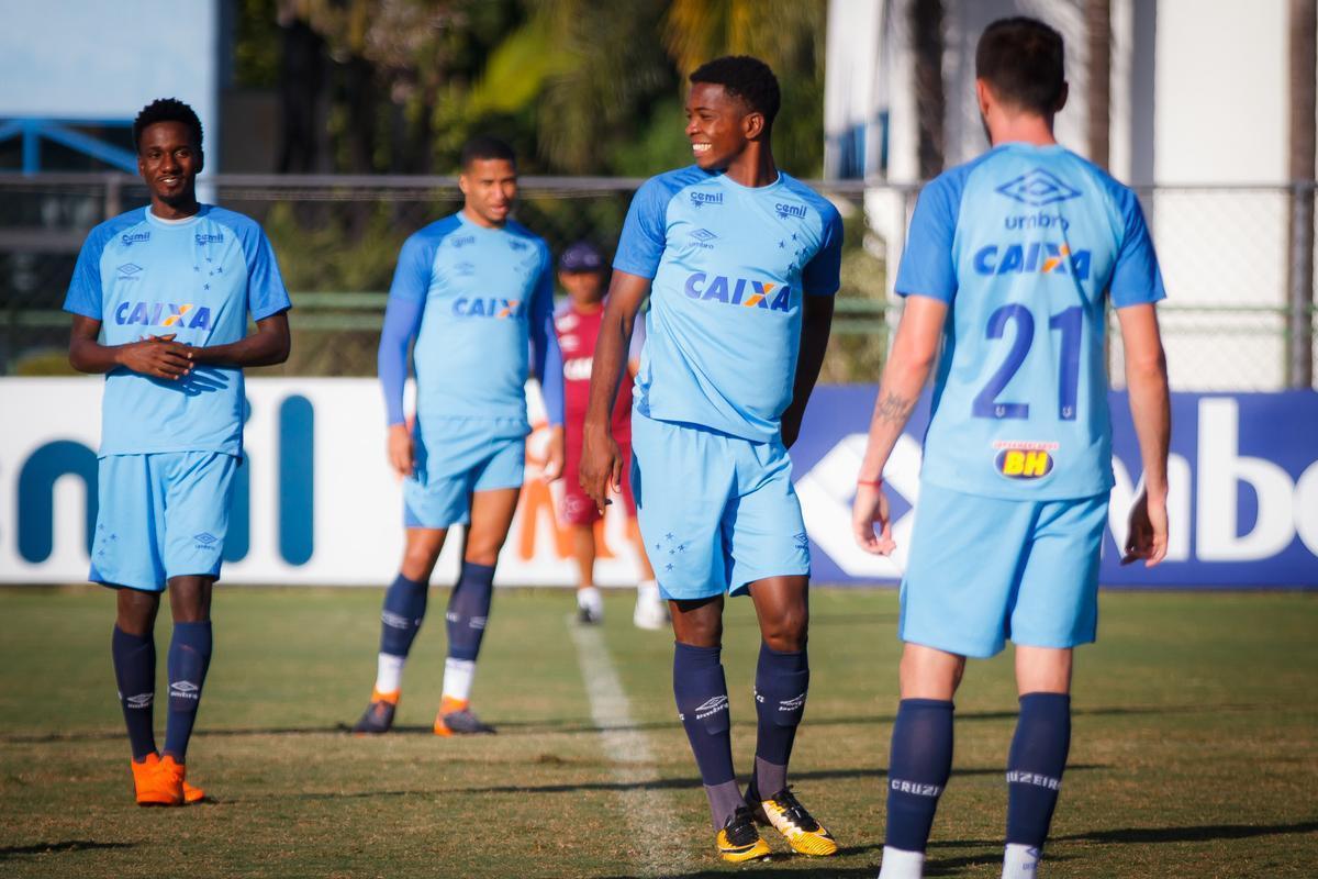 Cruzeiro encerrou preparao para jogo com Palmeiras em treino fechado na Toca da Raposa II