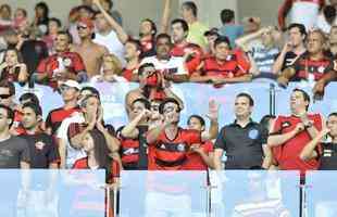 Flamenguistas assistem  derrota de seu time ante o Cruzeiro no Mineiro