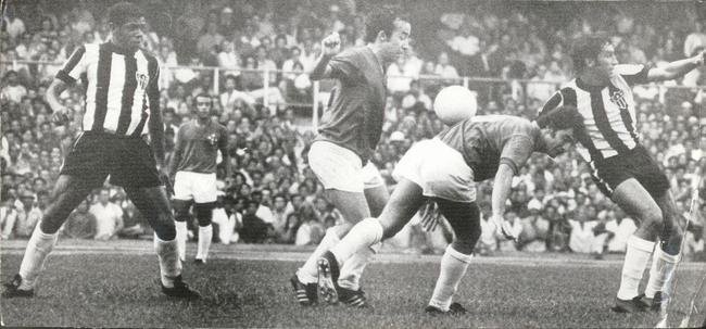 1972 - 5 vitrias, 2 empates e 4 derrotas - 51,51%
