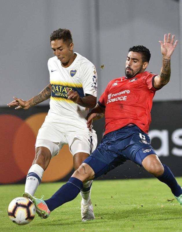 Fotos de Agustn Almendra, volante do Boca Juniors, de 22 anos, que est na mira do Cruzeiro para 2023. Vnculo dele na Argentina vai at junho do prximo ano, o que permite firmar pr-contrato a partir de janeiro com qualquer clube