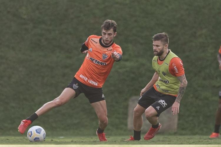 Após a eliminação na Libertadores diante do Palmeiras, jogadores do Atlético se reapresentaram na Cidade do Galo e realizaram treinamento visando o duelo contra o Internacional, pelo Campeonato Brasileiro
