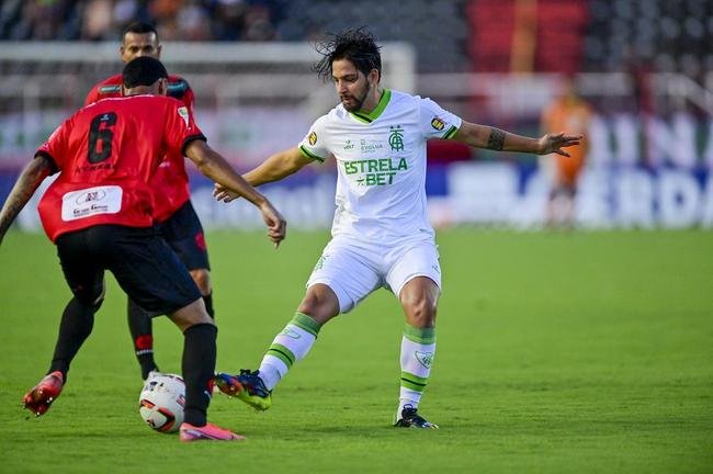 Fotos do jogo entre Pouso Alegre e Amrica