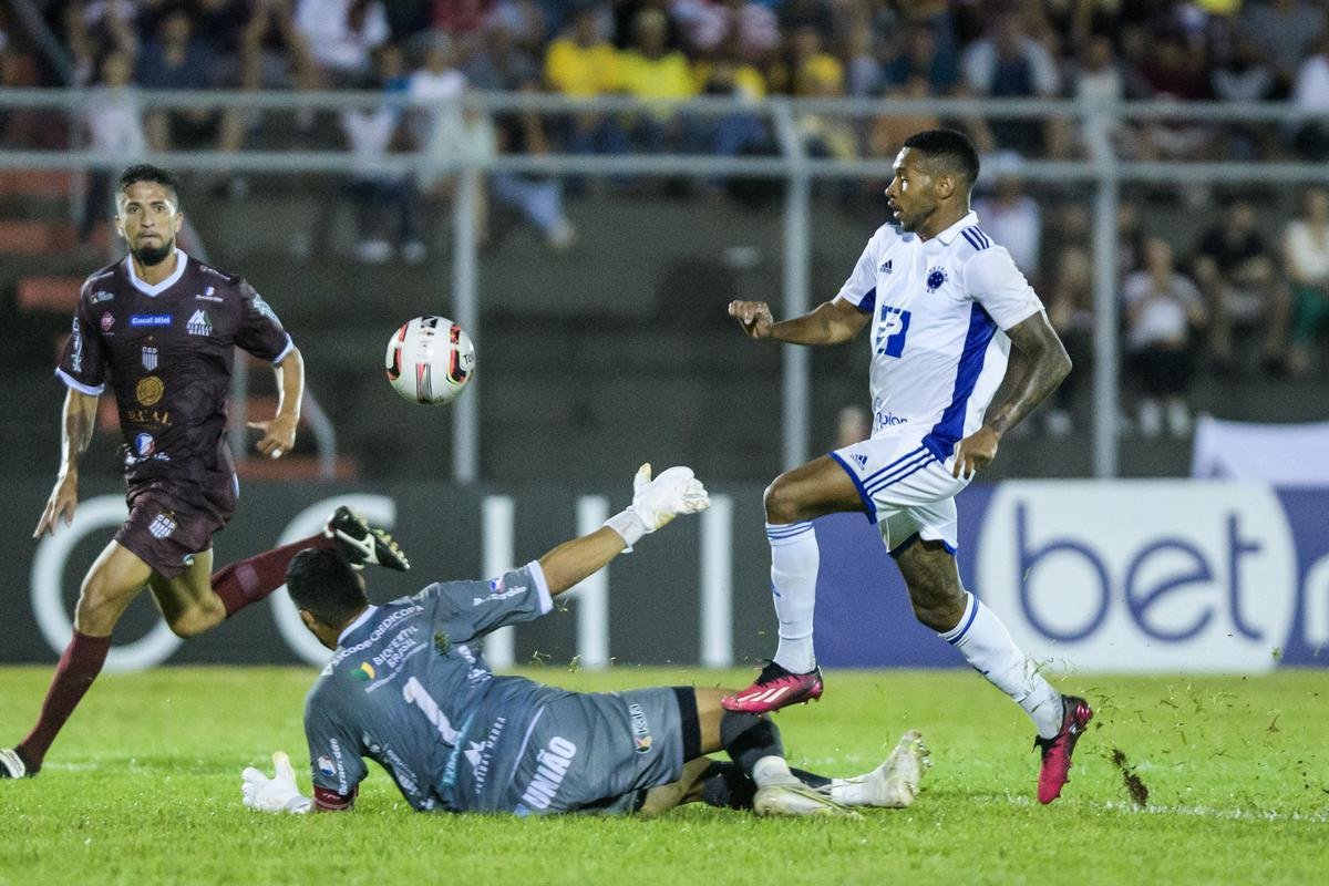 O Cruzeiro estreou no Mineiro de 2023 contra o Patrocinense, em Patrocnio
